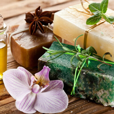 6 Ingredients to Look for in Skin-Sensitive Soap