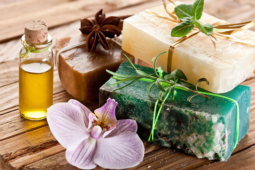 6 Ingredients to Look for in Skin-Sensitive Soap